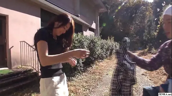 Grote Japanese MILF Maki Hojo uncensored public nudity nieuwe video's