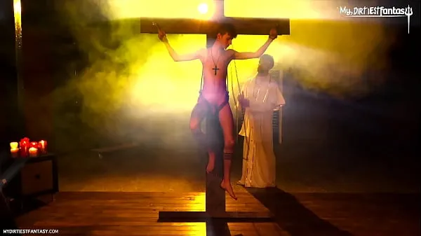 대규모 Hot Christian Twink gets his sins forgiven after dominant holy father fucks him bareback개의 새 동영상