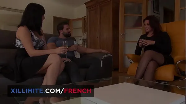 2 French brunettes for this lucky guy Video mới lớn
