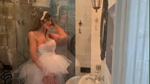 Grandi The bride sucked the best man before the wedding and poured sperm all over her face nuovi video