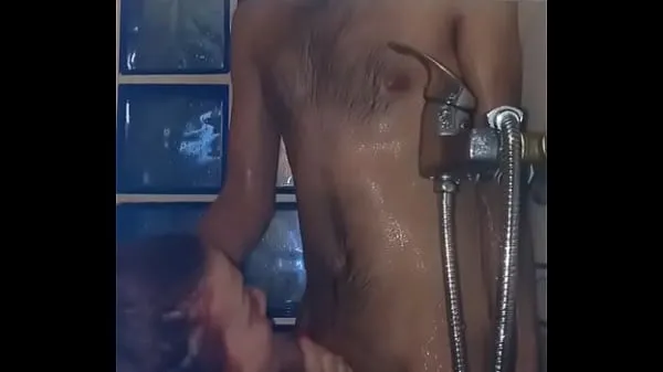 วิดีโอใหม่ยอดนิยม Carmen gets playful and eats my whole cock in the shower รายการ