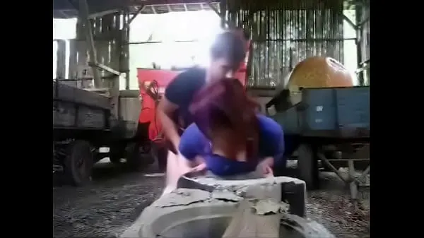 Grote hung farmer boy fucks busty milf nieuwe video's