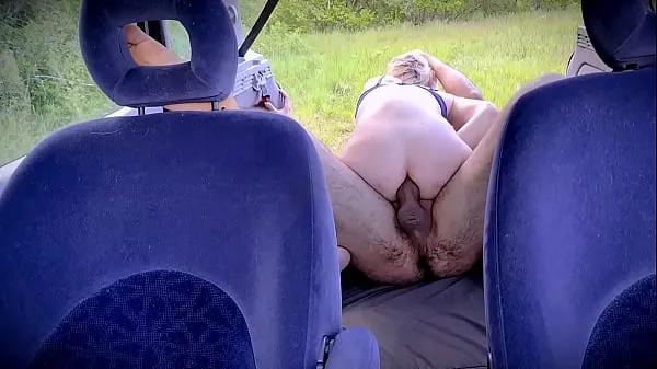 Veľké OUTDOOR PUBLIC ANAL SEX WITH HOT BLONDE IN THE BACK OF THE CAR 2of2 nové videá