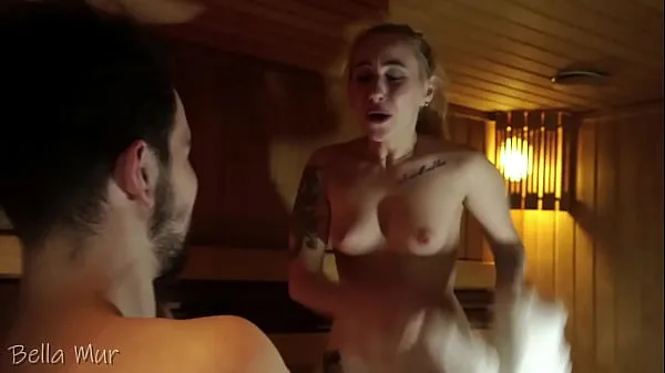 Store Curvy hottie fucking a stranger in a public sauna nye videoer