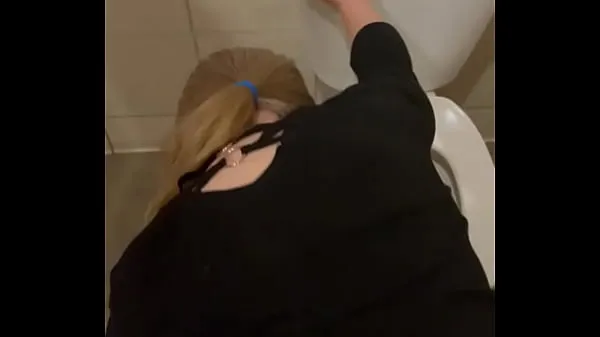 Big Fucked white milf in pool bathroom new Videos