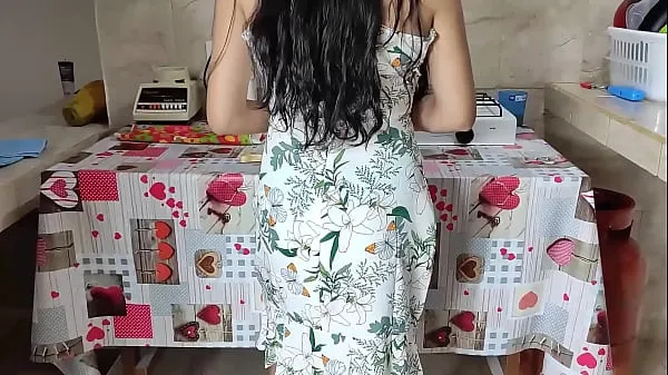 My Stepmom Housewife Cooking I Try to Fuck her with my Big Cock - The New Hot Young Wife Video baru yang besar