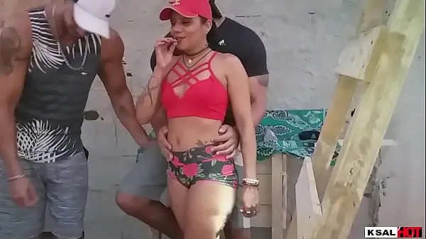 बड़े Ksal Hot and his friend Pitbull porn try to break into a house under construction to fuck, but the mosquitoes fucked with them नए वीडियो
