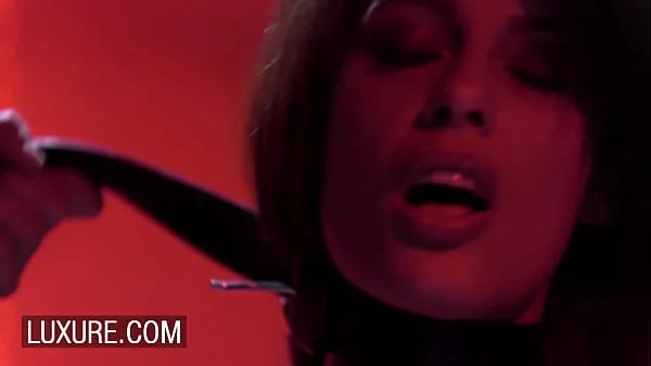 Hardcore orgy with Nikita Bellucci in a swinger club Video baru yang besar