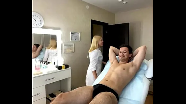 Isoja Revelations of a Russian webcam model during full body depilation uutta videota