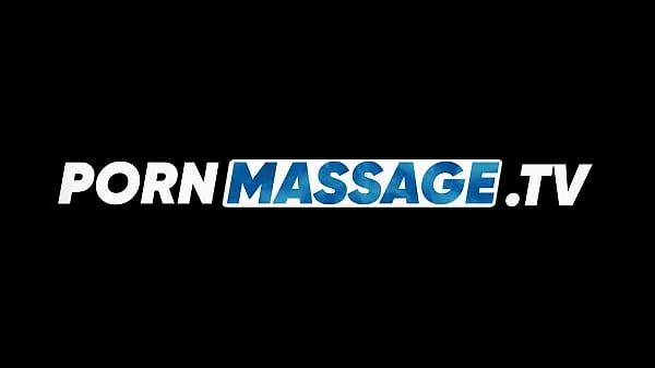 Stora Lesbian Babes Plays With Her Big Natural Boobs in a Oily Massage | PornMassageTV nya videor