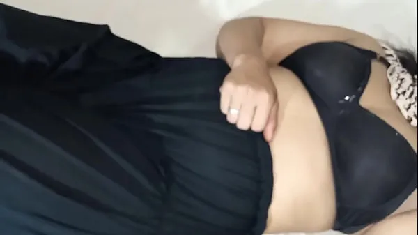 Bbw beautiful pakistani wife showing her nacked assets infront of camera in a homemade erotic video Video baharu besar