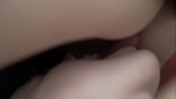 대규모 Girlfriend licking hairy pussy개의 새 동영상
