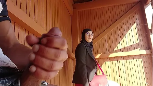 بڑے young boy shocks this muslim girl who was waiting for her bus with his big cock, OMG !!! someone surprised them; he might have problems and run away نئے ویڈیوز