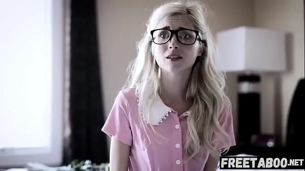 Velká Nerdy Teen In Glasses Gets Gangbanged To Save Her Bf - Full Movie On nová videa