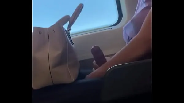 Grote Shemale jacks off in public transportation (Sofia Rabello nieuwe video's