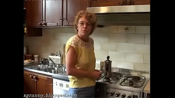 Большие Уродливая бабушка трахается в задницу новые видео