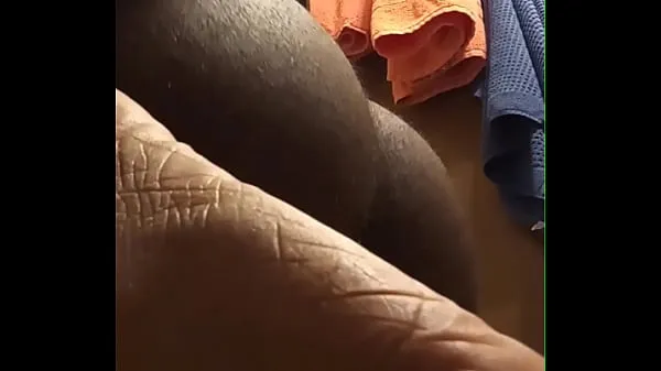 Büyük I'm back!!! Teasing and twerking my juicy ebony booty yeni Video