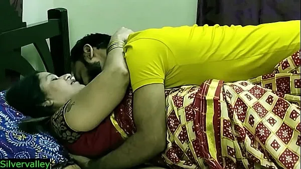 Veliki Indian xxx sexy Milf aunty secret sex with son in law!! Real Homemade sex novi videoposnetki