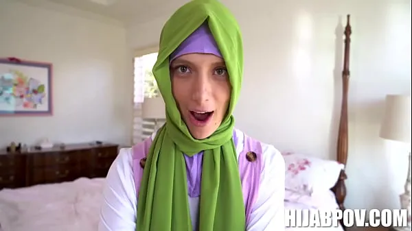 大Hijab Hookups - Izzy Lush新视频