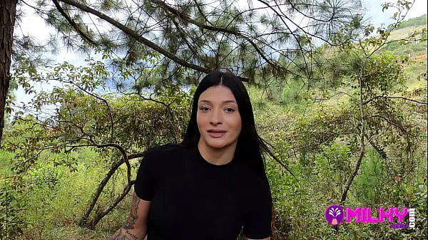 Grandi Offering money to sexy girl in the forest in exchange for sex - Salome Gil nuovi video