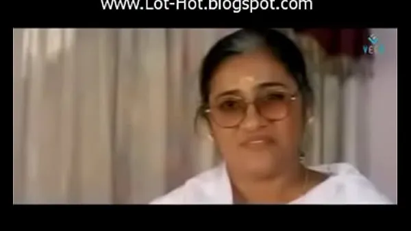 Hot Mallu Aunty ACTRESS Feeling Hot With Her Boyfriend Sexy Dhamaka Videos from Indian Movies 7 Video baharu besar