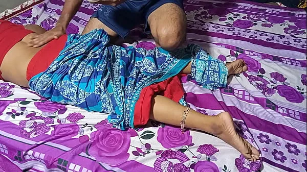 Friend's mom fucks pussy under the pretext of back massage - XXX Sex in Hindi Video baru yang besar