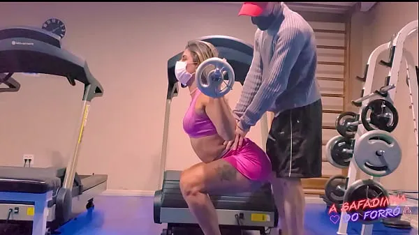 Nagy Personal trainer went to help the blonde and ended up getting a hard-on - Fabio Lavatti - A Safadinha do Forró új videók