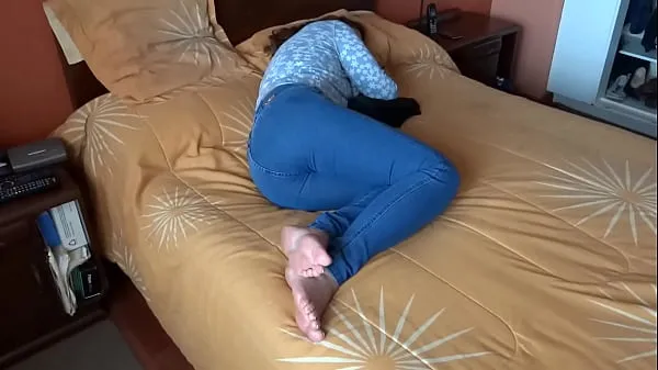 Stora Stepson spies on mother and enjoys her big ass in jean, masturbates and cums on her tits nya videor
