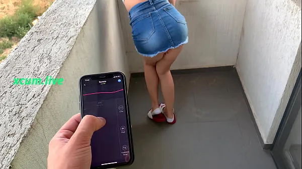 Duże Controlling vibrator by step brother in public places nowe filmy