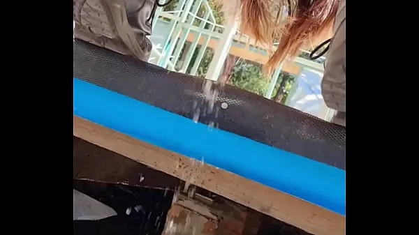Isoja Risky ooutdoor pee at construction site uutta videota