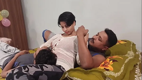 बड़े amezing threesome sex step sister and brother cute beauty .Shathi khatun and hanif and Shapan pramanik नए वीडियो