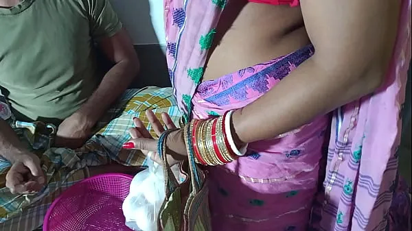 Egg seller fucks bhabhi at home alone XXX Bhabhi Sex Video baharu besar