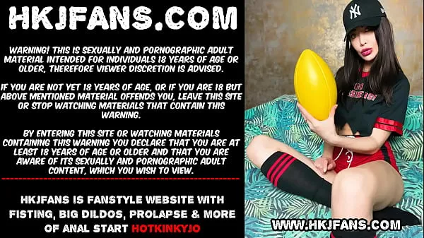 วิดีโอใหม่ยอดนิยม Sexy player Hotkinkyjo with huge rugby ball in her ass, anal gape & prolapse รายการ