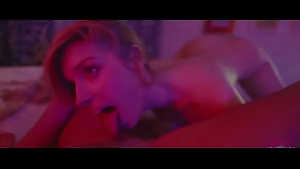 Veľké Lesbian sex between a Latin girl and Ukrainian big natural tits nové videá