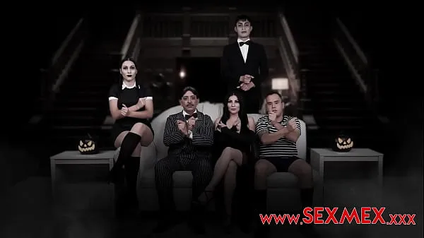 Grote Addams Family as you never seen it nieuwe video's