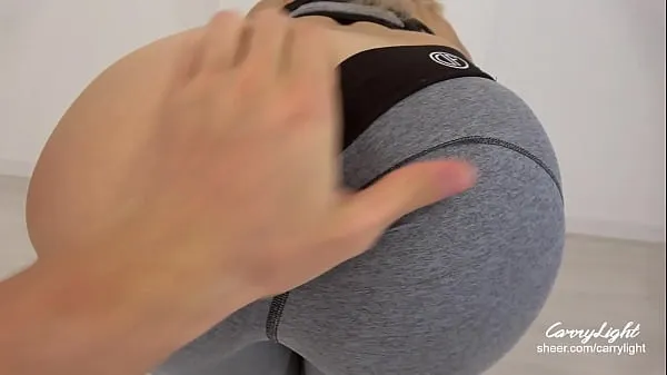 Velká Fit Teen in yoga pants anal fingering grinding and cumshot on ass POV CarryLight nová videa