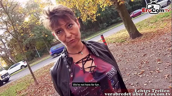 大Mature dark haired german Granny pick up for a pov fuck outdoor新视频