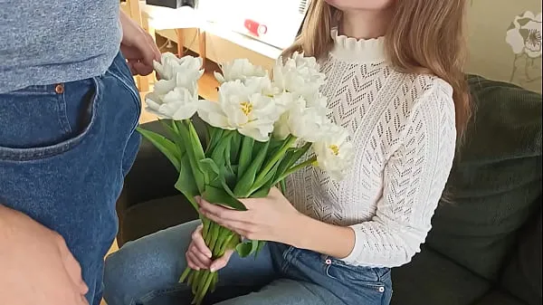 Gave her flowers and teen agreed to have sex, creampied teen after sex with blowjob ProgrammersWife Video mới lớn
