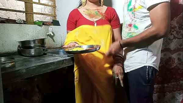 Grote XXX Bhabhi Fuck in clean Hindi voice by painting sexy bhabhi on holi nieuwe video's