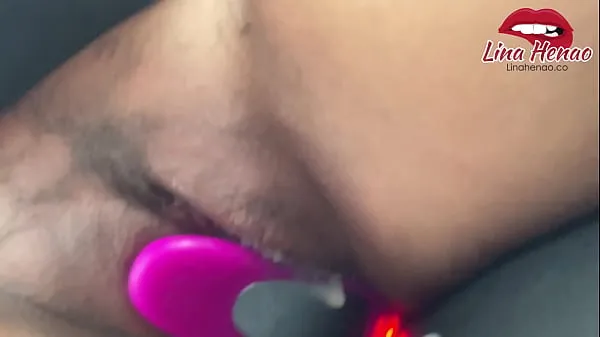 Exhibitionism - I want to masturbate so I do it on my motorbike while everyone passing by sees me and I get so excited that I squirt Video baharu besar
