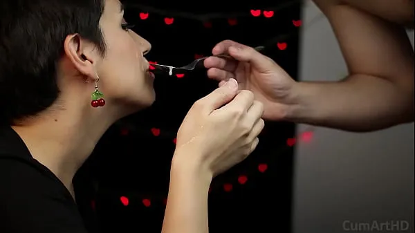 Happy Valentines Day! I clean her cum facial with a spoon, then she eats it Video mới lớn