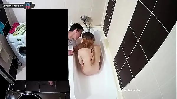 Veliki Real Amateur Young Couple Sex in the Bathroom novi videoposnetki