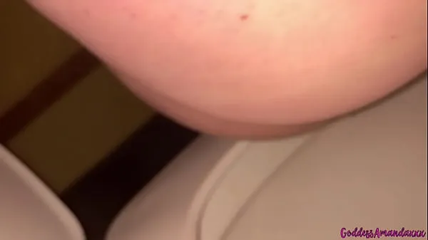 Büyük Peeing in the Toilet yeni Video