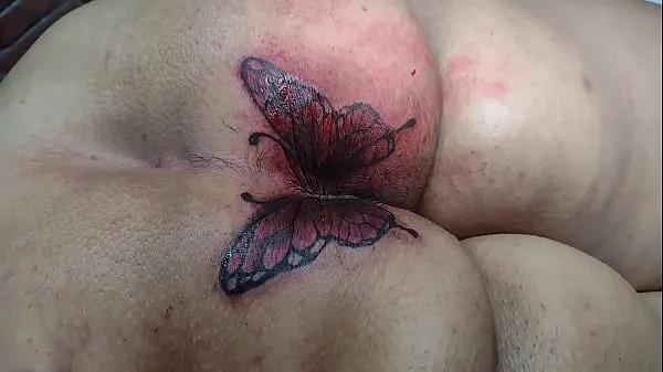 MARY BUTTERFLY redoing her ass tattoo, husband ALEXANDRE as always filmed everything to show you guys to see and jerk off Video baharu besar