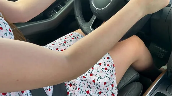 Grote Stepmother: - Okay, I'll spread your legs. A young and experienced stepmother sucked her stepson in the car and let him cum in her pussy nieuwe video's