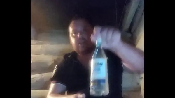 Stora A Russian policeman jerks off a dick with a bottle of in the ass nya videor