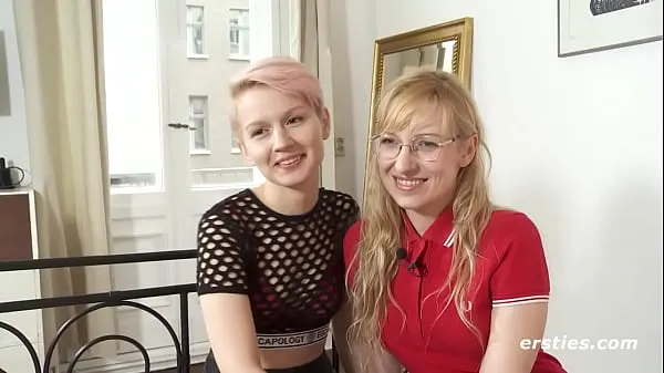 Store Ersties: Blonde Girls Have Hot Lesbian Sex nye videoer