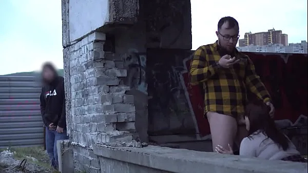 Büyük Weird dude spied on a couple filming a homemade video yeni Video