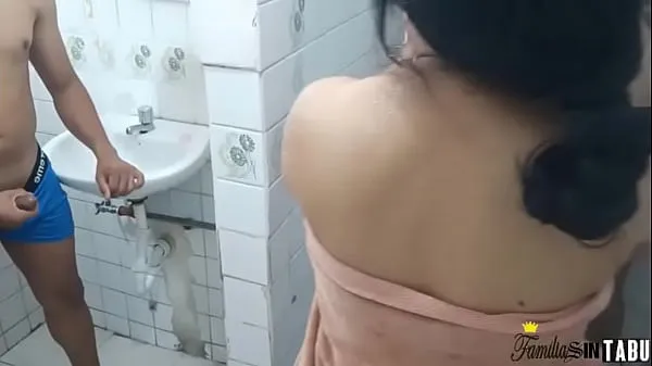 Sexy Fucked By Her Roommate Watching Him Naked In The Bathroom She Offers Her Cock And Eats It With Her Pussy Creampie On Dirty Face Xvideos Video baharu besar