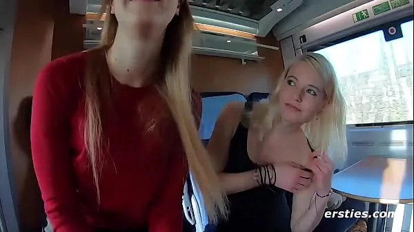 2 girls having sex at public مقاطع فيديو جديدة كبيرة